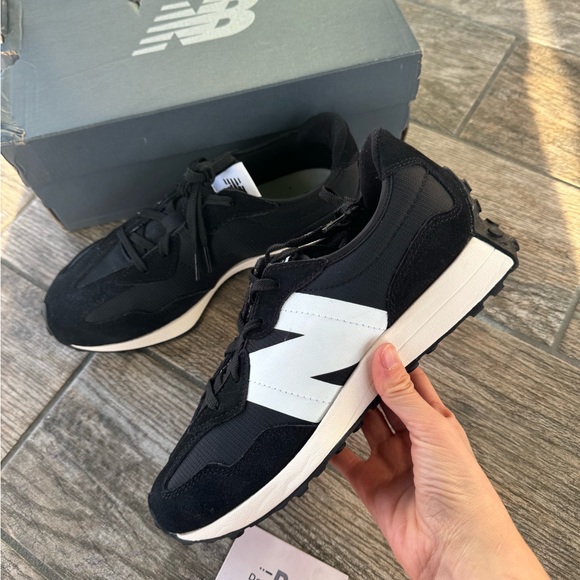 Brand New New Balance 327GS Big Kids Shoes - Picture 2 of 9